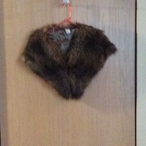 Faux fur collar